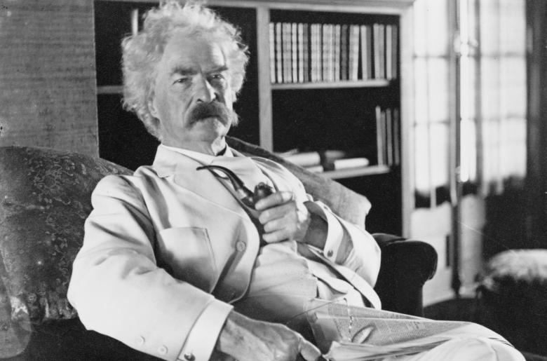 Člověk, který nečte noviny není informován. Člověk, který čte noviny je informován špatně. Americký novinář a spisovatel Mark Twain